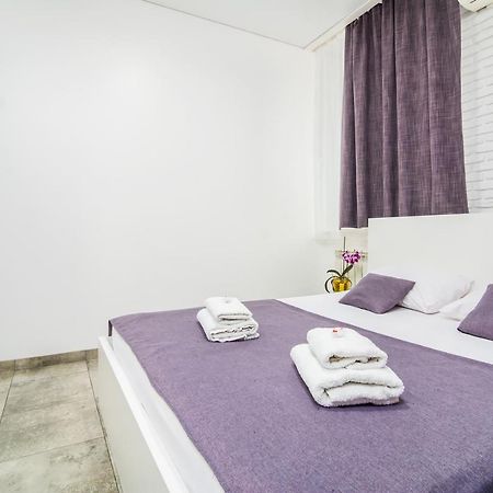 Smart Hotel Rooms Near Metro 24/7 키예프 외부 사진