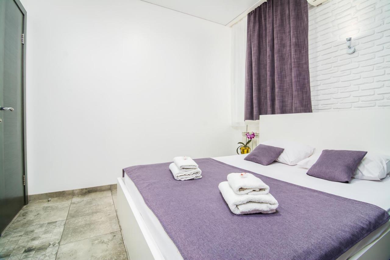 Smart Hotel Rooms Near Metro 24/7 키예프 외부 사진