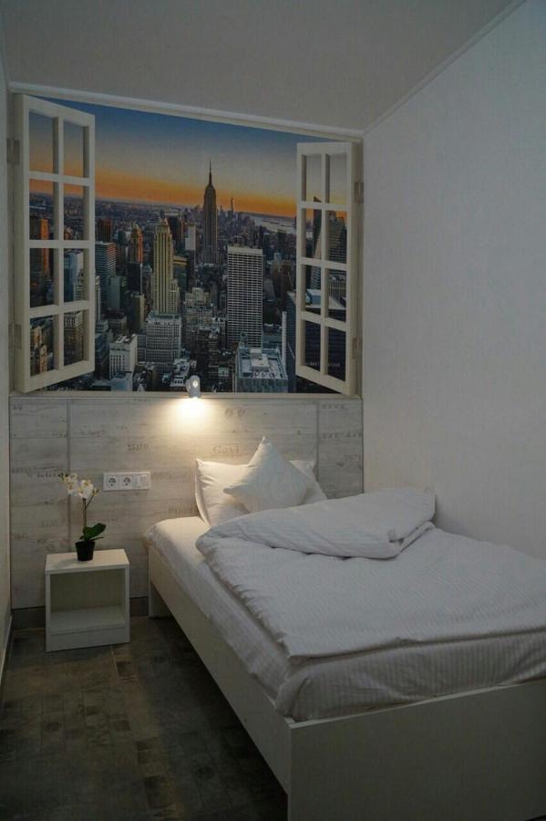 Smart Hotel Rooms Near Metro 24/7 키예프 외부 사진